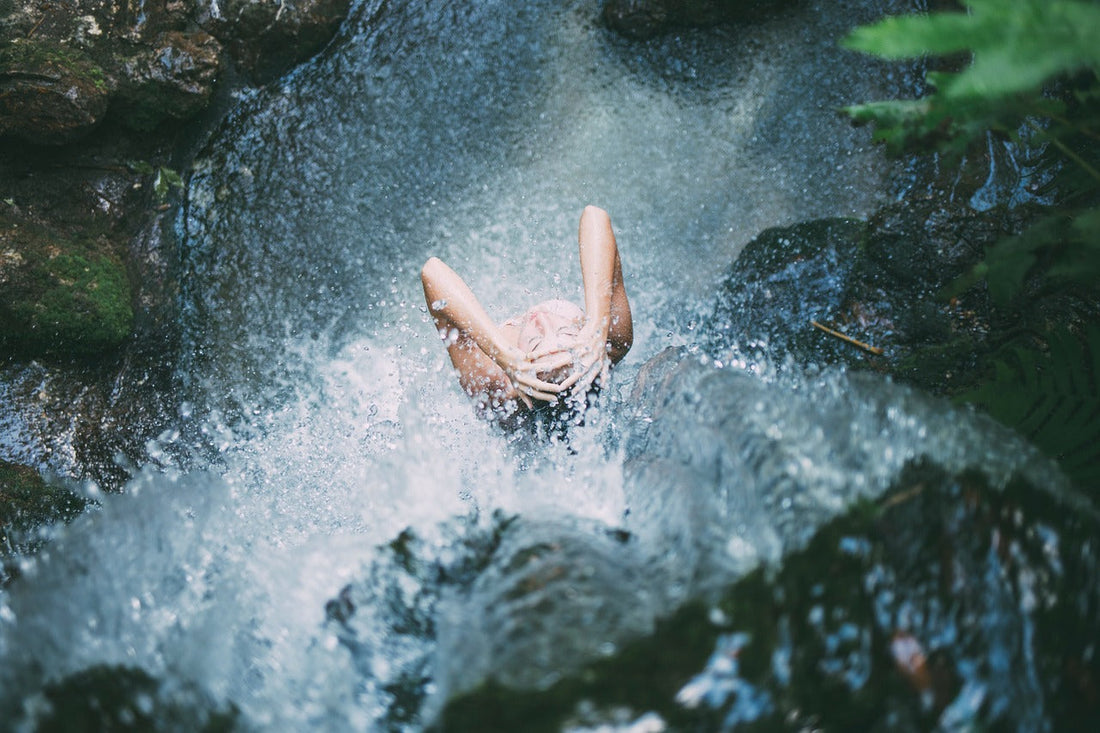 Featured image of the blog post - The Impact of Cold Showers on Breathing: Stimulating your Lungs and Mind